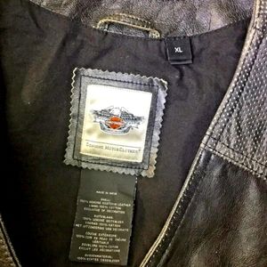 Harley Davidson leather vest XL MINT CONDITION